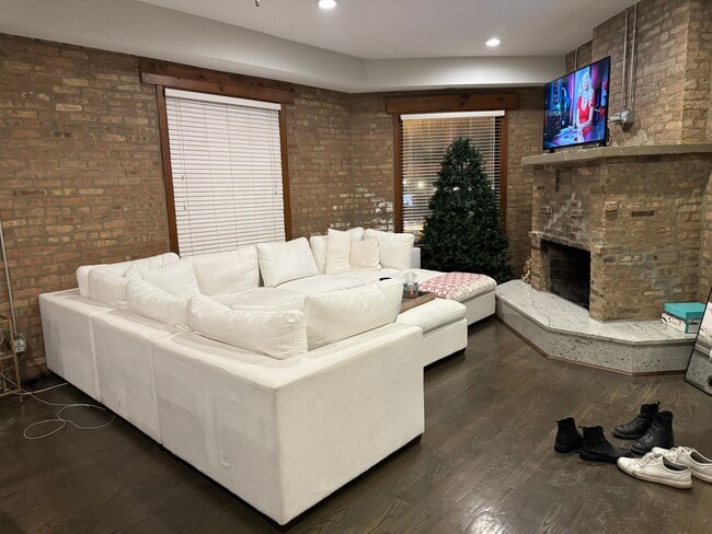 Photo - 2475 N Lincoln Ave Unit 2475