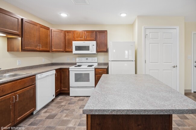 Photo - Clark Brook Apartments