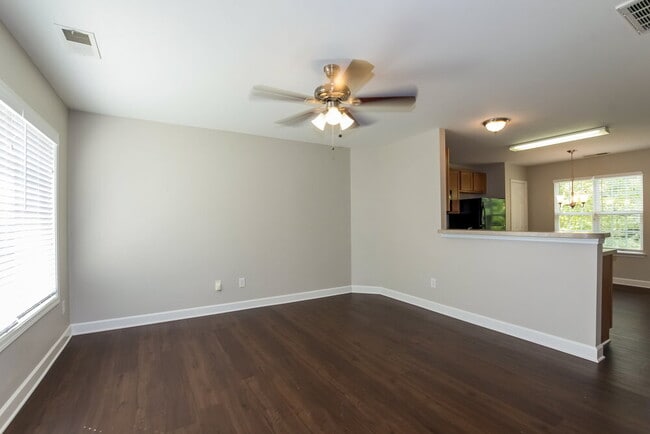 Photo - 1003 Korp Rd