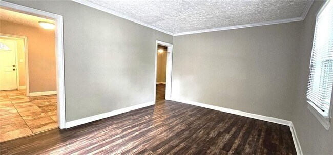 Photo - 1007 Edie Ave SE