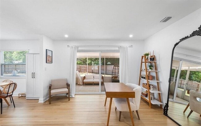 Photo - 6801 20th St N