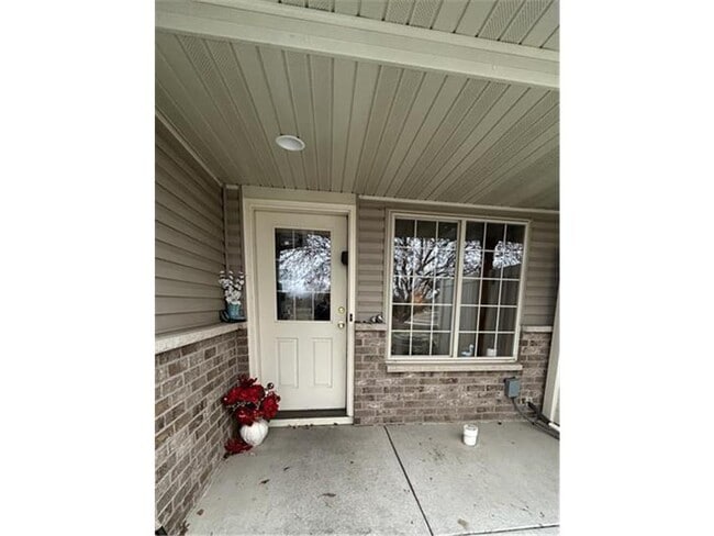 Photo - 860 Independence Dr