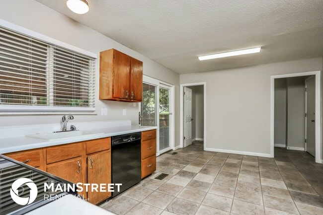 1133 Treetop Village Dr
