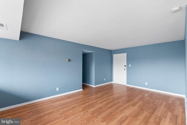 Photo - 5801 Quantrell Ave Unidad 502