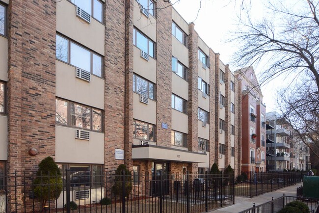 Building Photo - 628 W Wrightwood Ave Unit 913 Rental