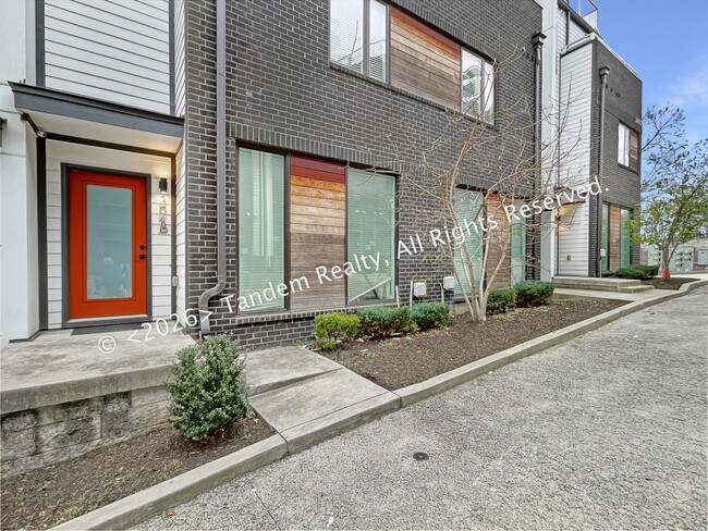 Photo - 2807 Delaware Ave