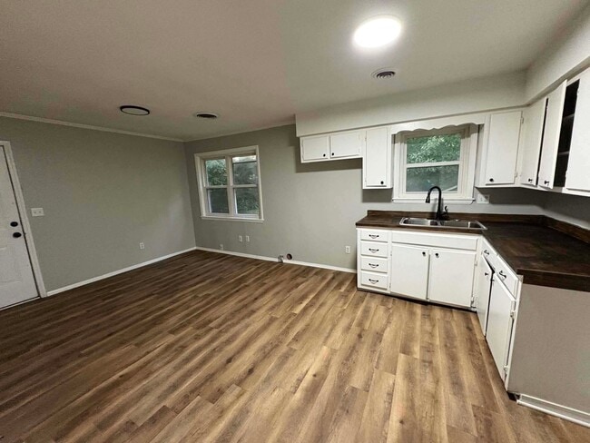 Photo - 123 Tisdale St
