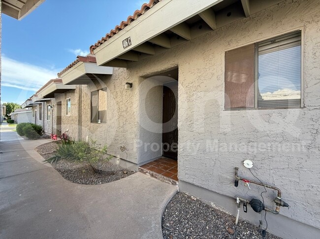 Photo - 406 E Linda Ln