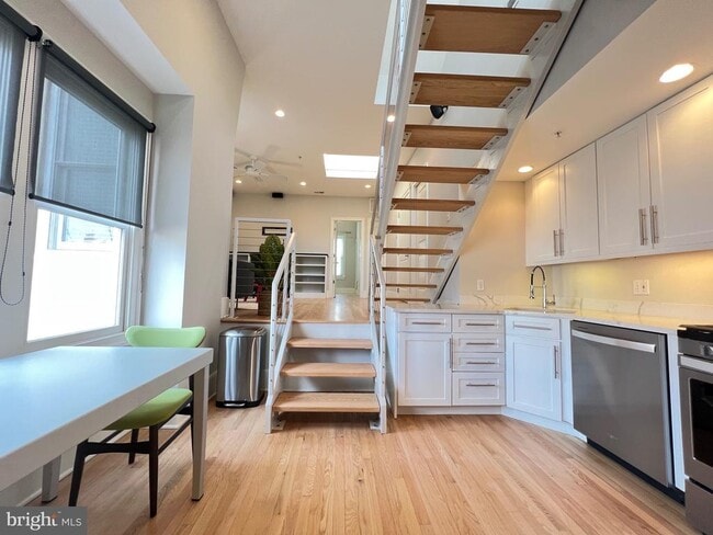 Photo - 1616 15th St NW Unit 300