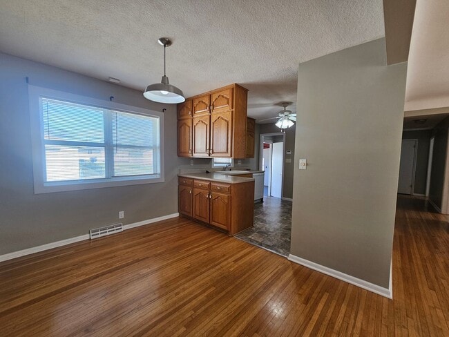 Photo - Great NE 3 Bedroom 2 Bath with Garage, close to shopping and I380 access