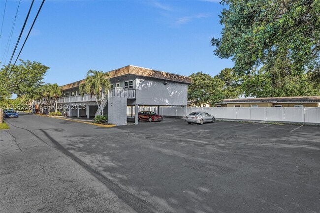 Photo - 4732 SW 33rd Ave Unit 203