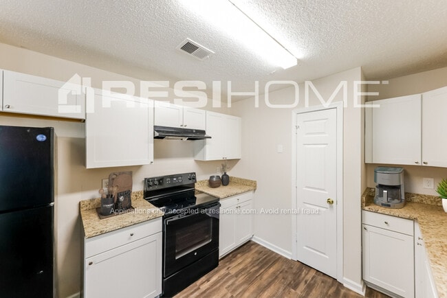 Photo - 1324 Royalty Dr