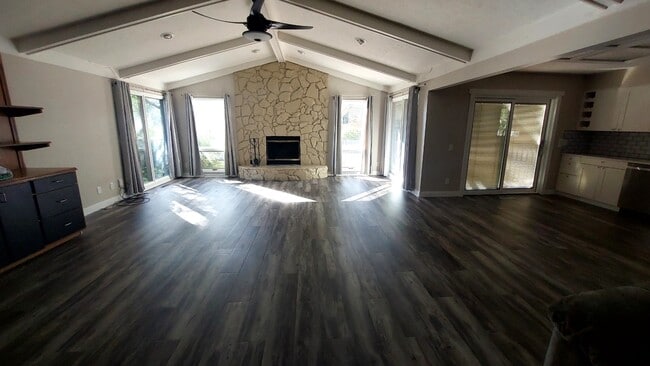 Photo - 866 S 156th Ave