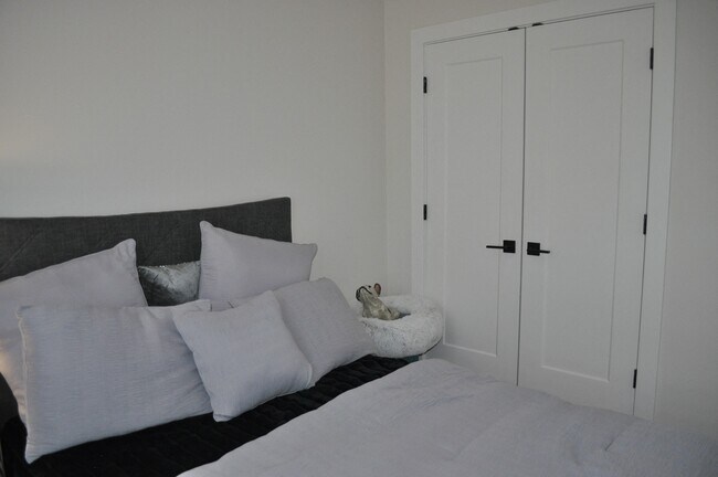 Photo - The Laurent at Laurel