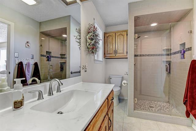 Photo - 13075 FM 121