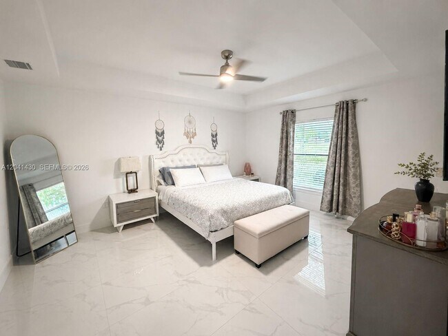 1006 Rush Ave