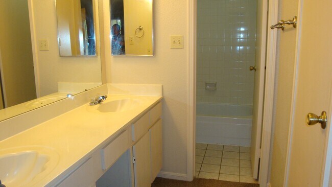 Photo - 7575 Cambridge St Unidad 3201