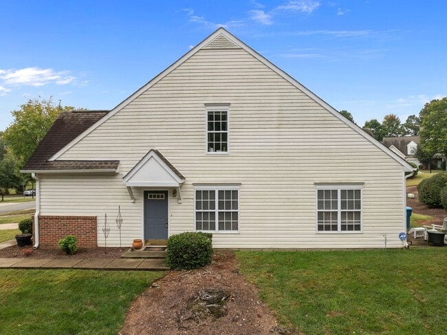 Photo - Stunning Townhome for Rent in Whitsett!