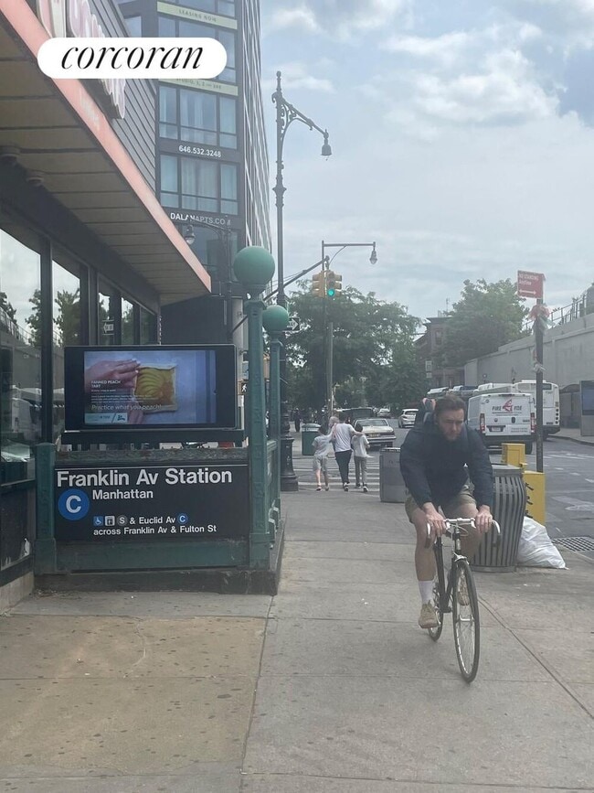 Photo - 49 Monroe St