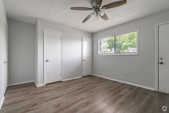 Ample Natural Light - Tiger Flats