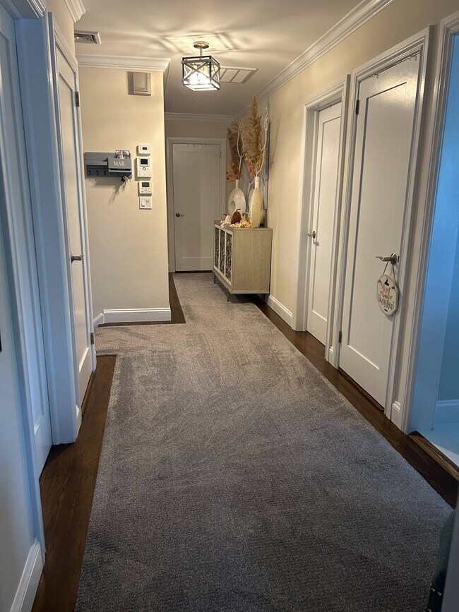 Photo - 260 Eastchester Rd