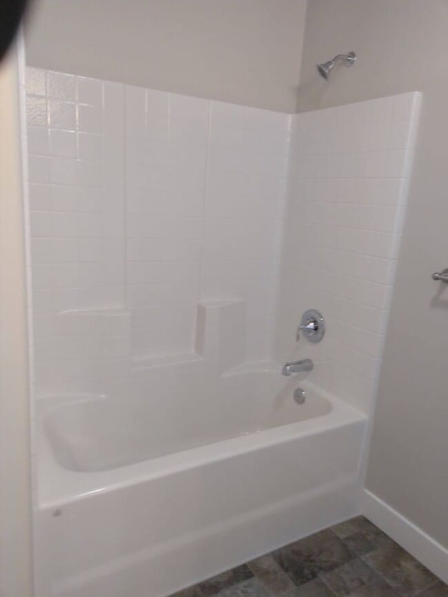 Photo - Cute and Spacious! Available Now!