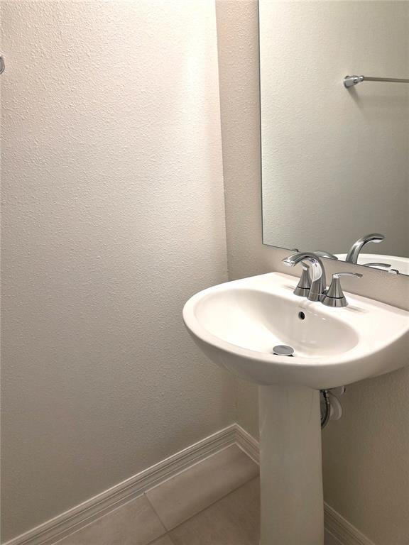 Photo - 2779 Raindrop Run St