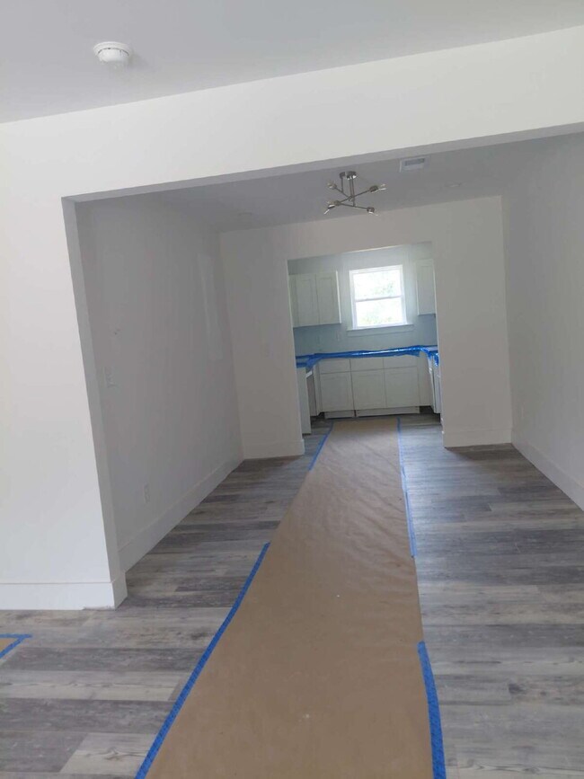"Charming 2-Bed, 2-Bath Haven in the Heart of Goose Creek!"