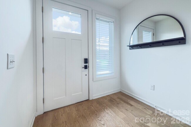 Photo - 2737 Shenandoah Ave