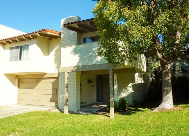 Photo - 972 Woodlawn Dr