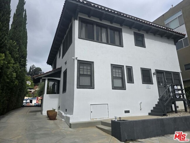 2500 Hyperion Ave