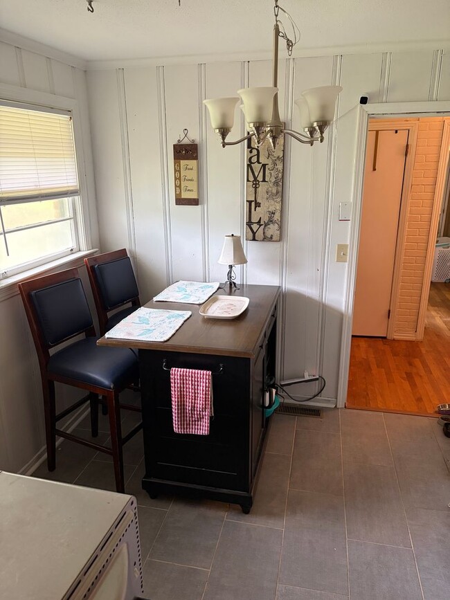 Photo - 207 S Franklin Dr