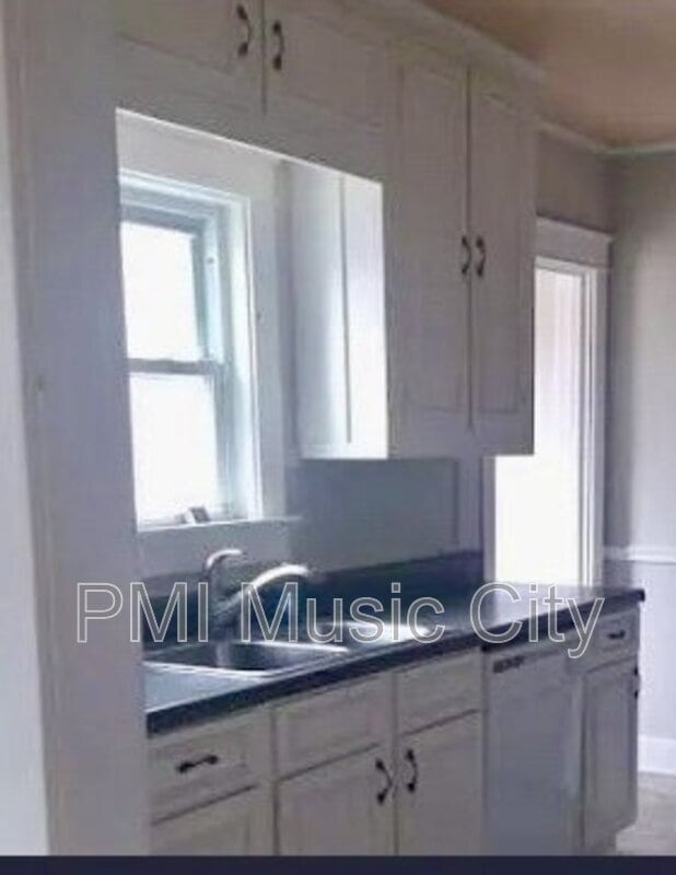 Photo - 210 Garner Ave