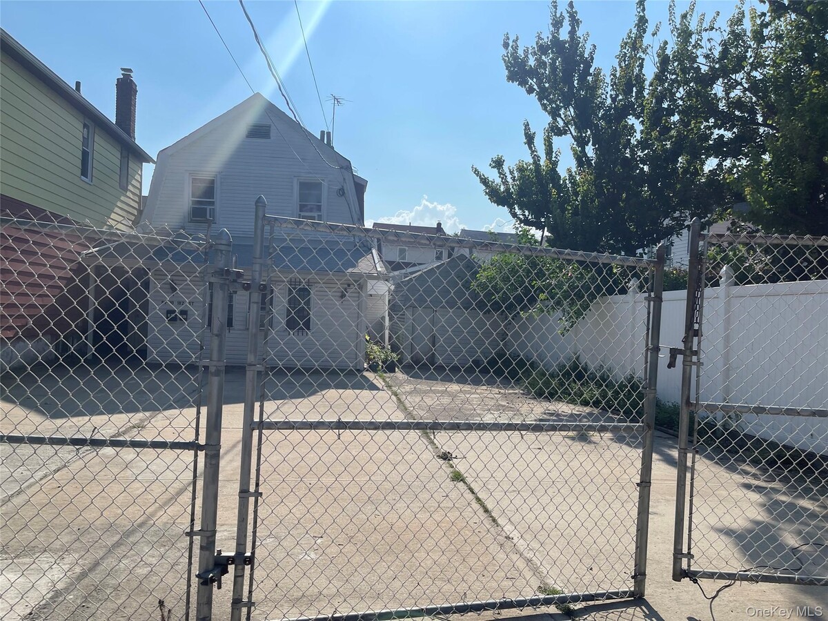 Photo - 89-10 182nd St Unidad 2nd floor