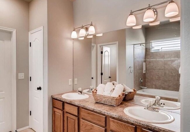 Photo - 6 month lease available! D20 5bdrm Home on...