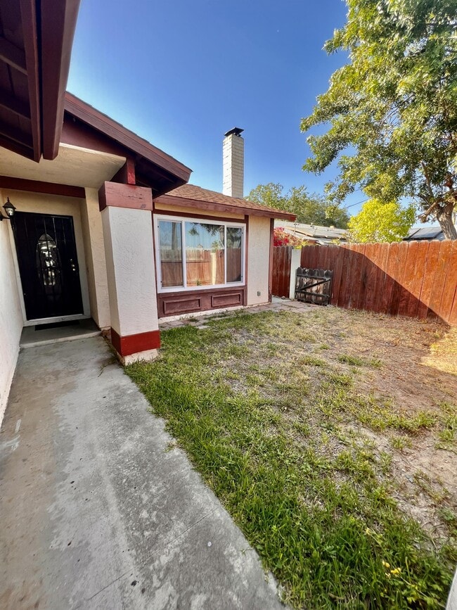 1464 Larwood Rd