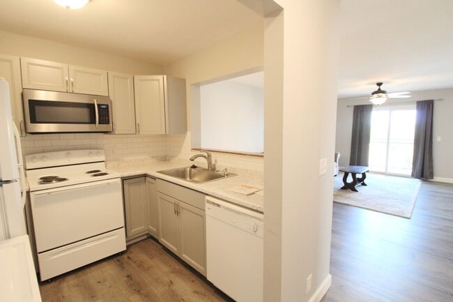 1380 Hunters Rd