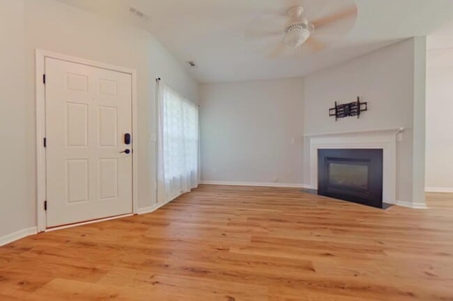 Photo - 3926 Fountain Village Cir