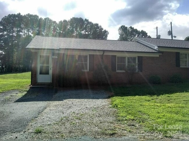 Building Photo - 829 Edgecombe Ln Rental