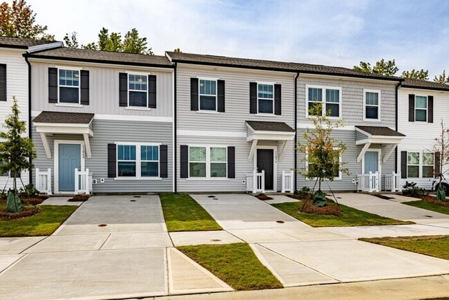 BEAUTIFUL 3BD/2.5BTH Townhome - MALLARD CREEK - BEAUTIFUL 3BD/2.5BTH Townhome - MALLARD CREEK