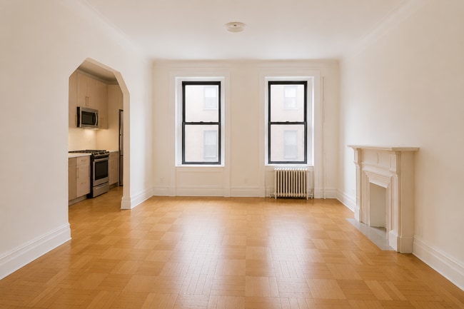 Photo - 761 6th Ave