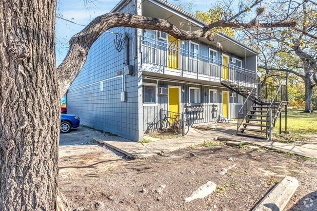 Building Photo - 903 Springdale Rd Unit H Rental