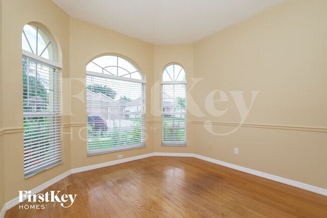 Photo - 1831 Wood Brook St