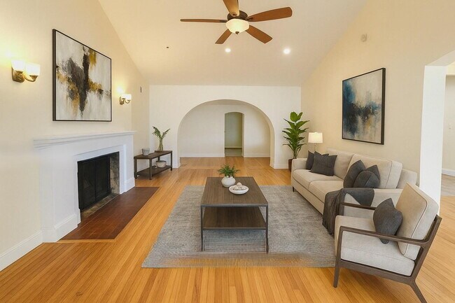 Photo - 410 Pinecrest Dr