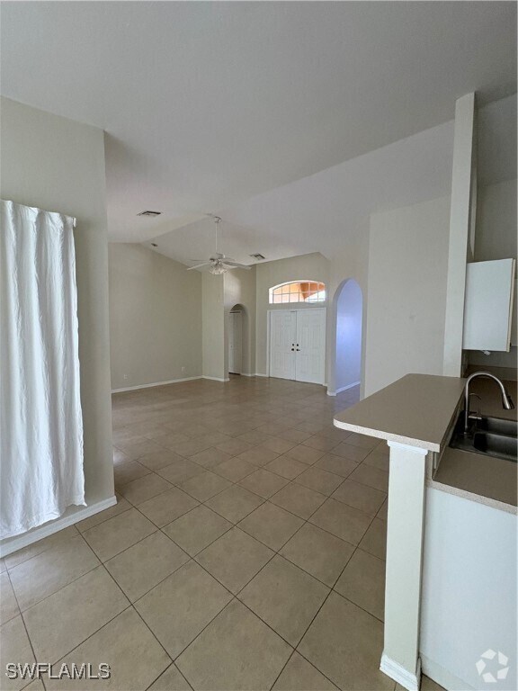 Building Photo - 5245 SW 20th Ave Rental