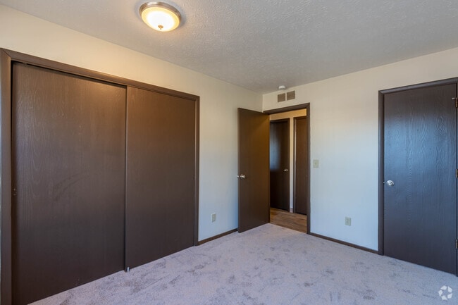 1BR, 1BA - 563SF -Kiser - Bedroom