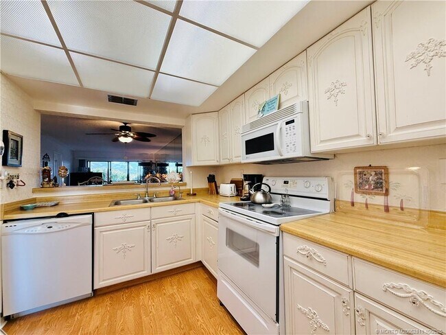 Photo - 9400 S Ocean Dr Unidad 102