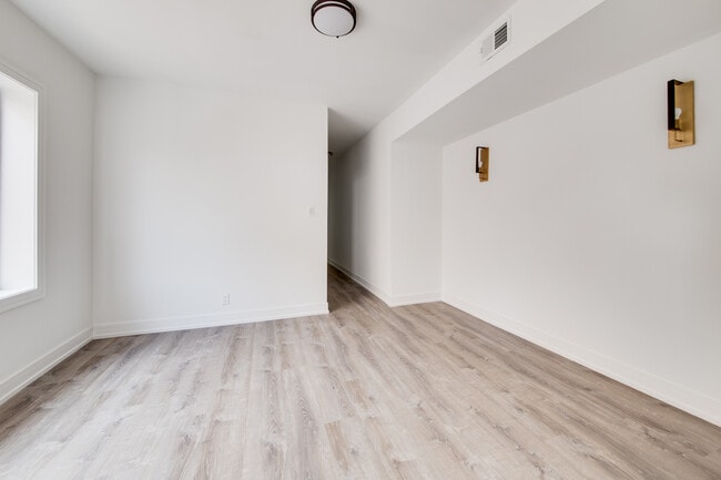 Photo - 3056 W Cortland St Unidad 103