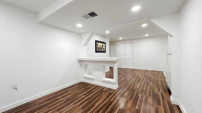 Photo - 338 Whiting Ave Unit B