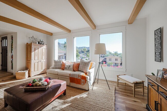 Photo - 2226 E Belmont Ave